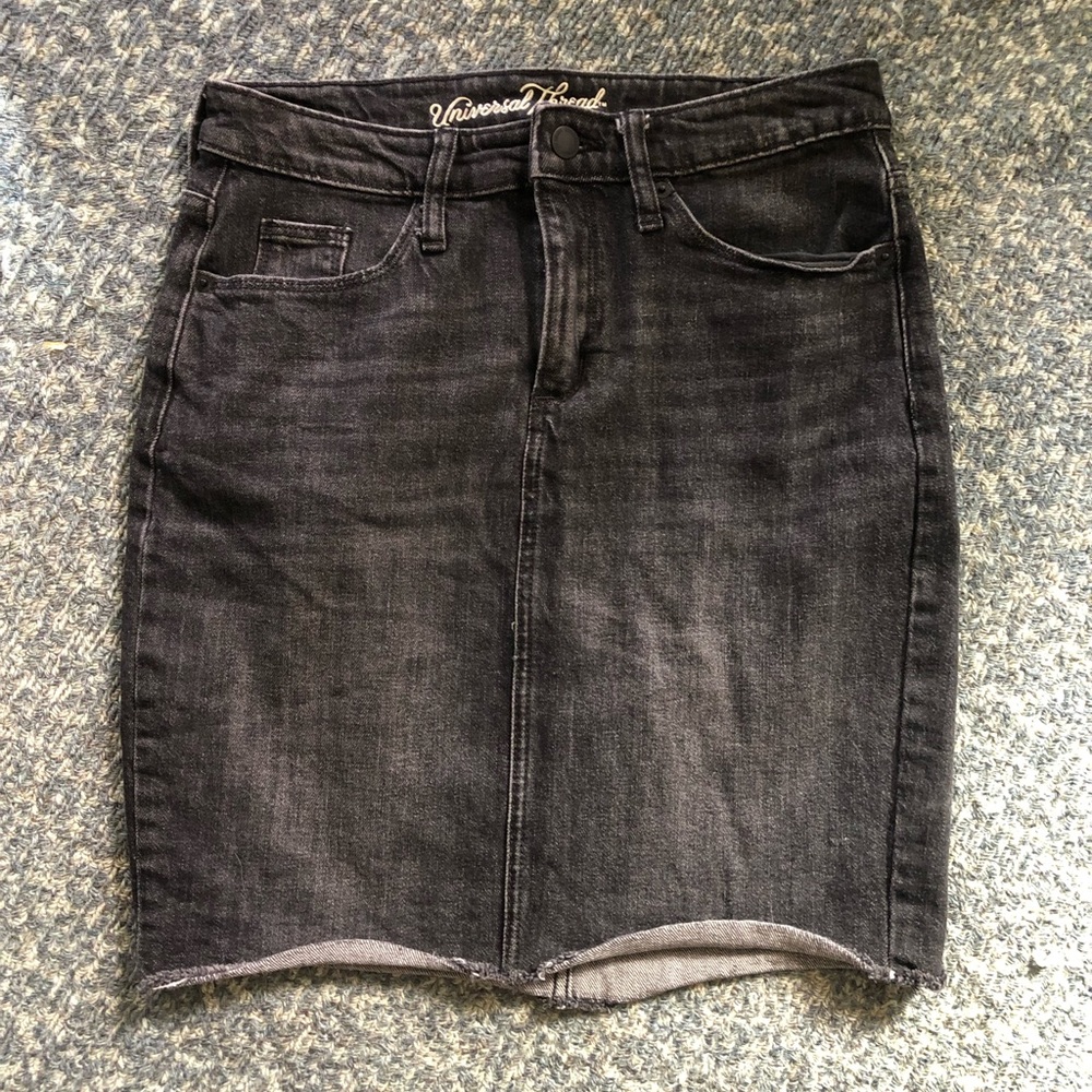 Universal thread knee length skirt